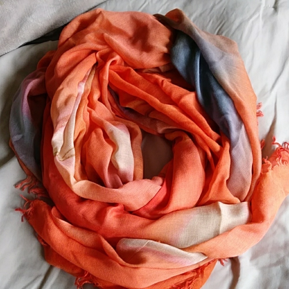 Multicolored scarf